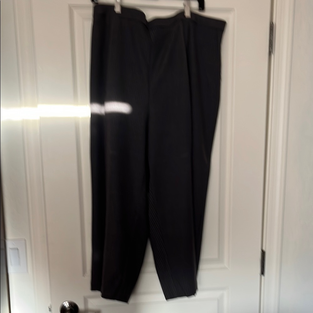 Sag Harbor Gray and White Pinstriped Cropped Pants - Picture 5 of 12